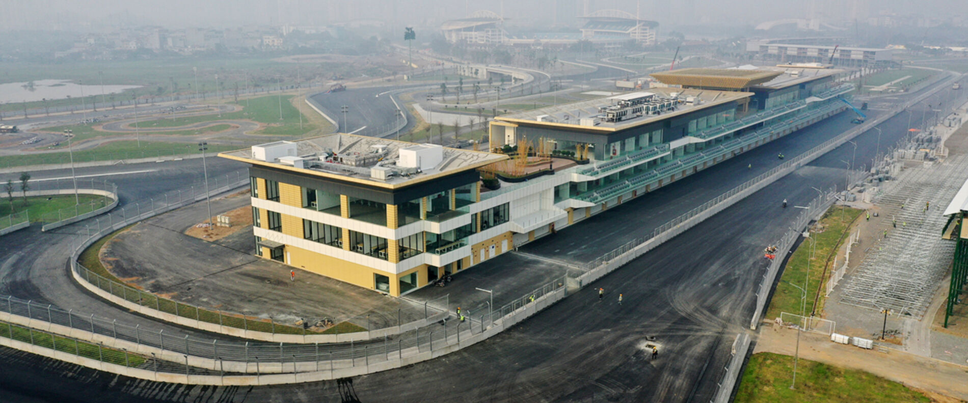 Tòa nhà điều hành PIT Building Đường đua F1